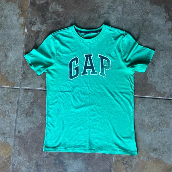 GAP Other - Gap kids size 14/16 well loved green logo Tshirt